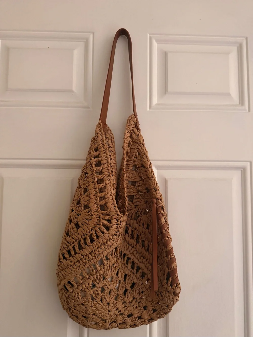 Woven Straw Hobo Bag with Leather Strap - Tan